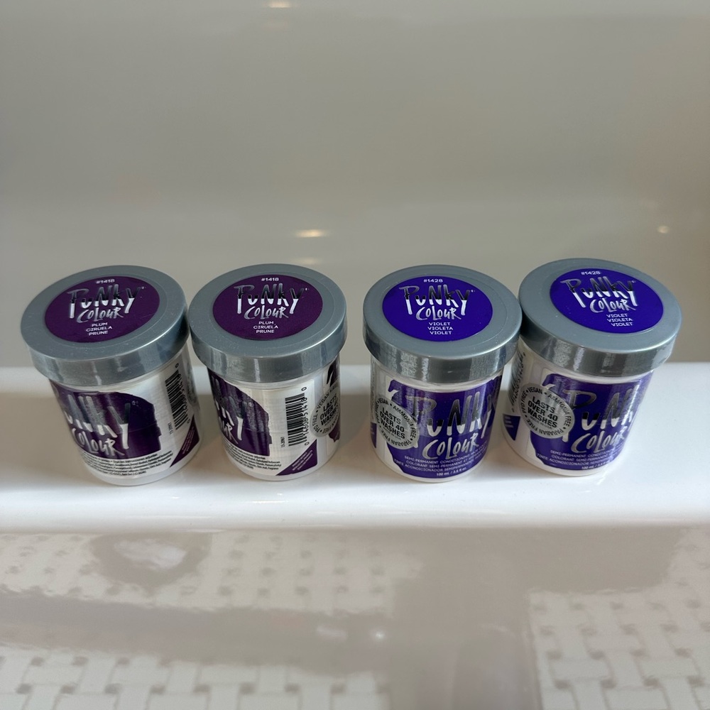 Punky Semi-Permanent Conditioning Haircolor in Plum and Violet
